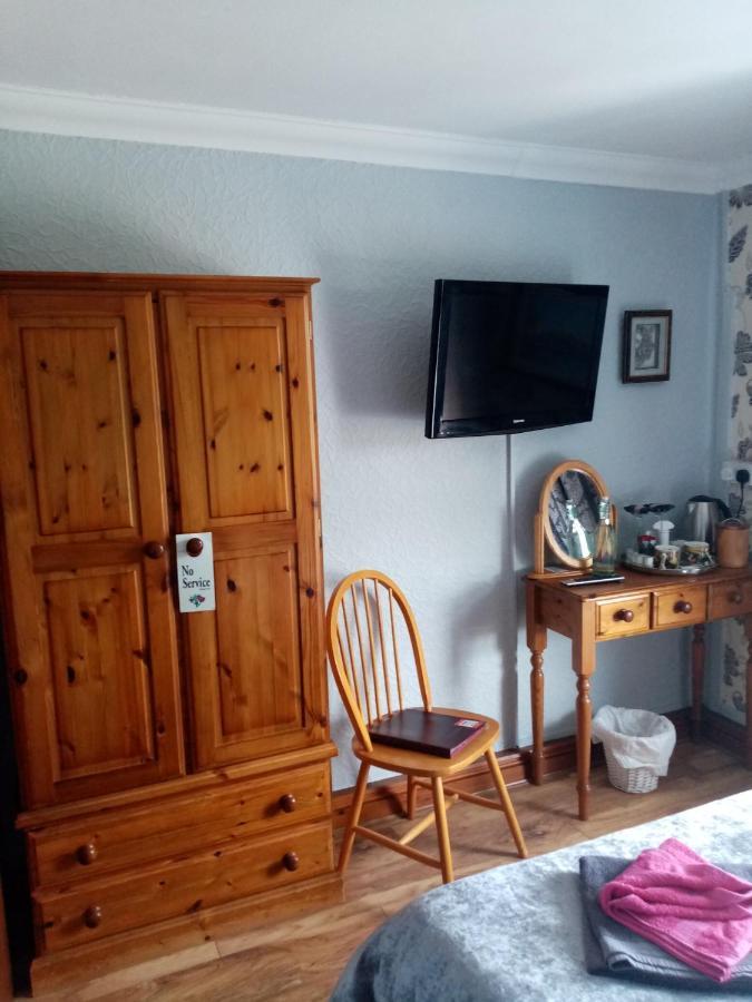 The Guest House Abergavenny Bagian luar foto