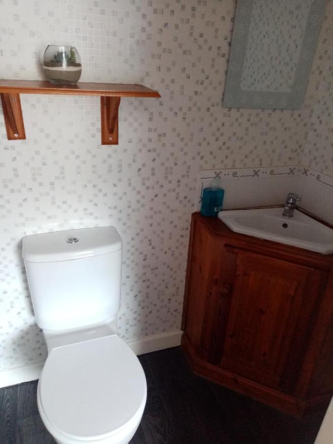 The Guest House Abergavenny Bagian luar foto