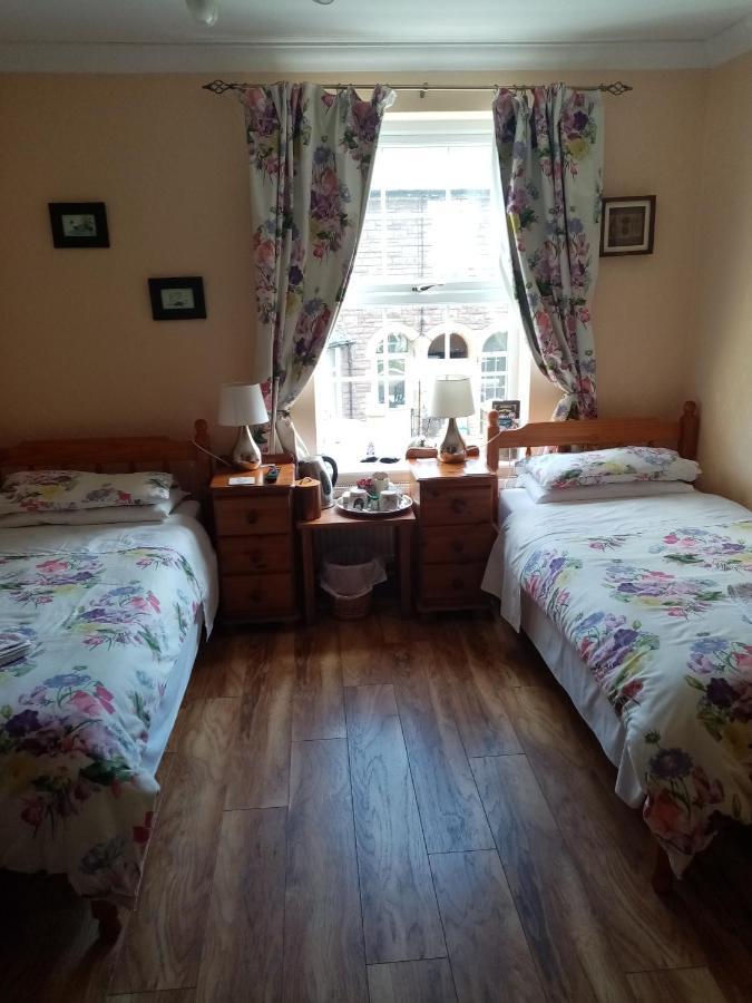 The Guest House Abergavenny Bagian luar foto