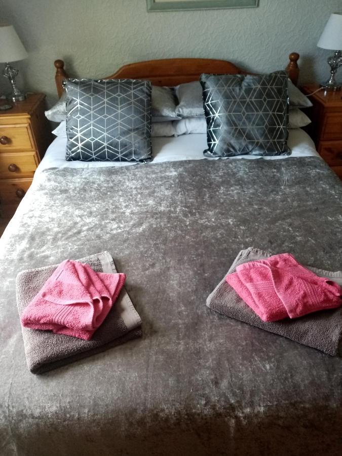 The Guest House Abergavenny Bagian luar foto