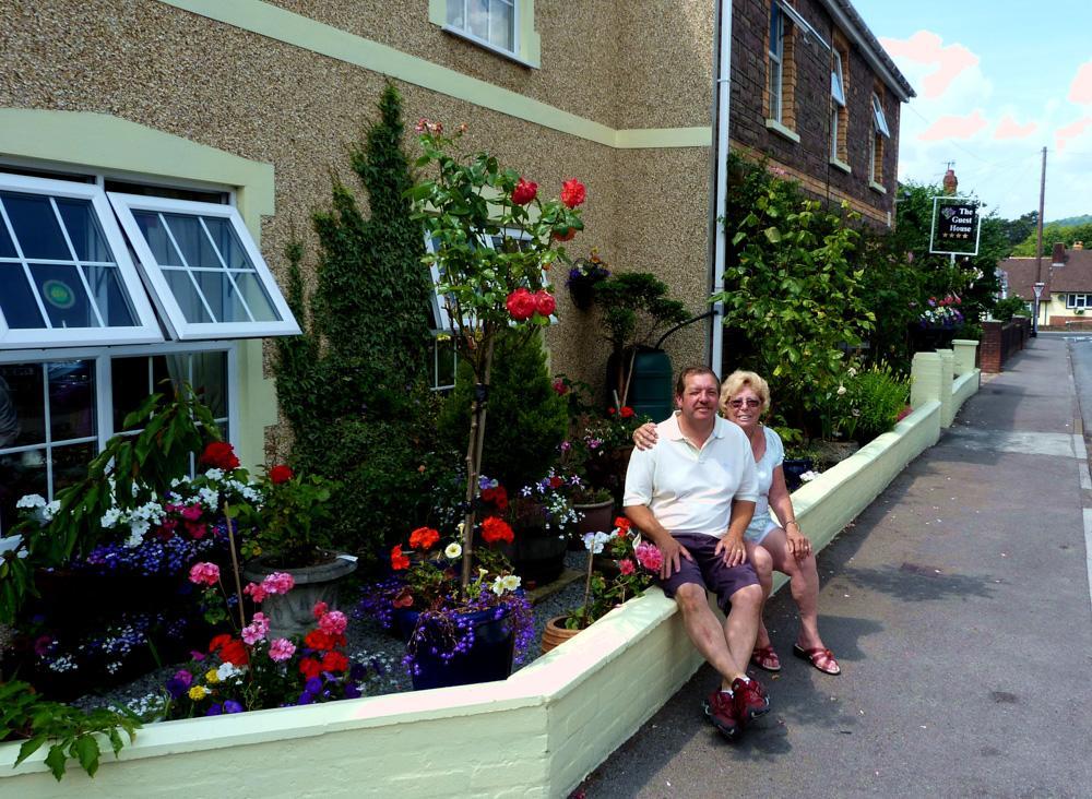 The Guest House Abergavenny Bagian luar foto